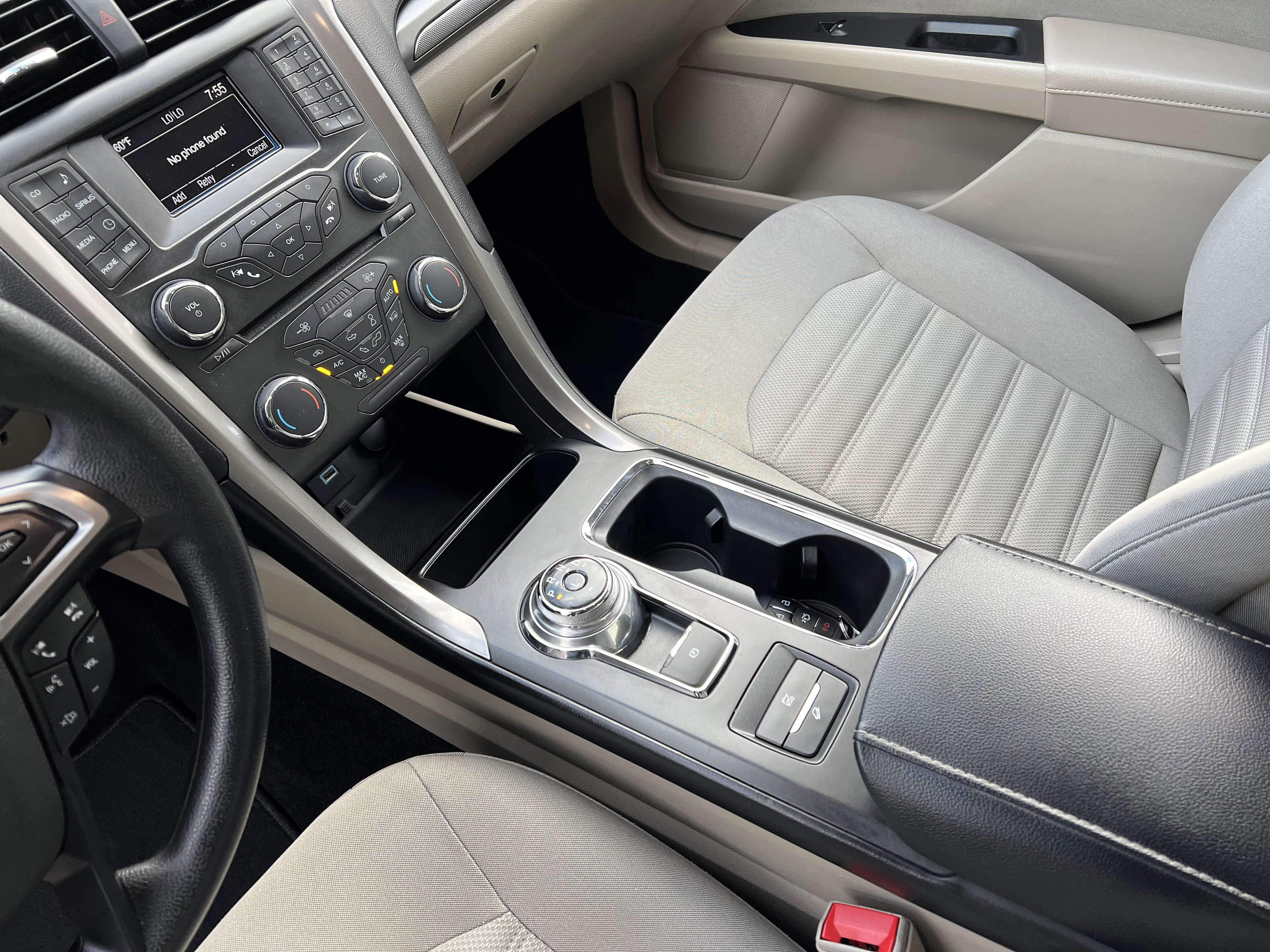 Used 2018 Ford Fusion SE image 13