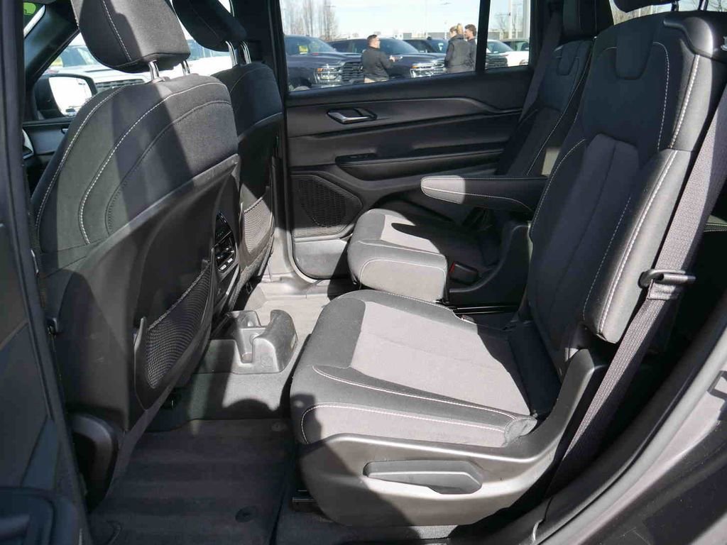 Certified 2024 Jeep Grand Cherokee L Laredo image 14