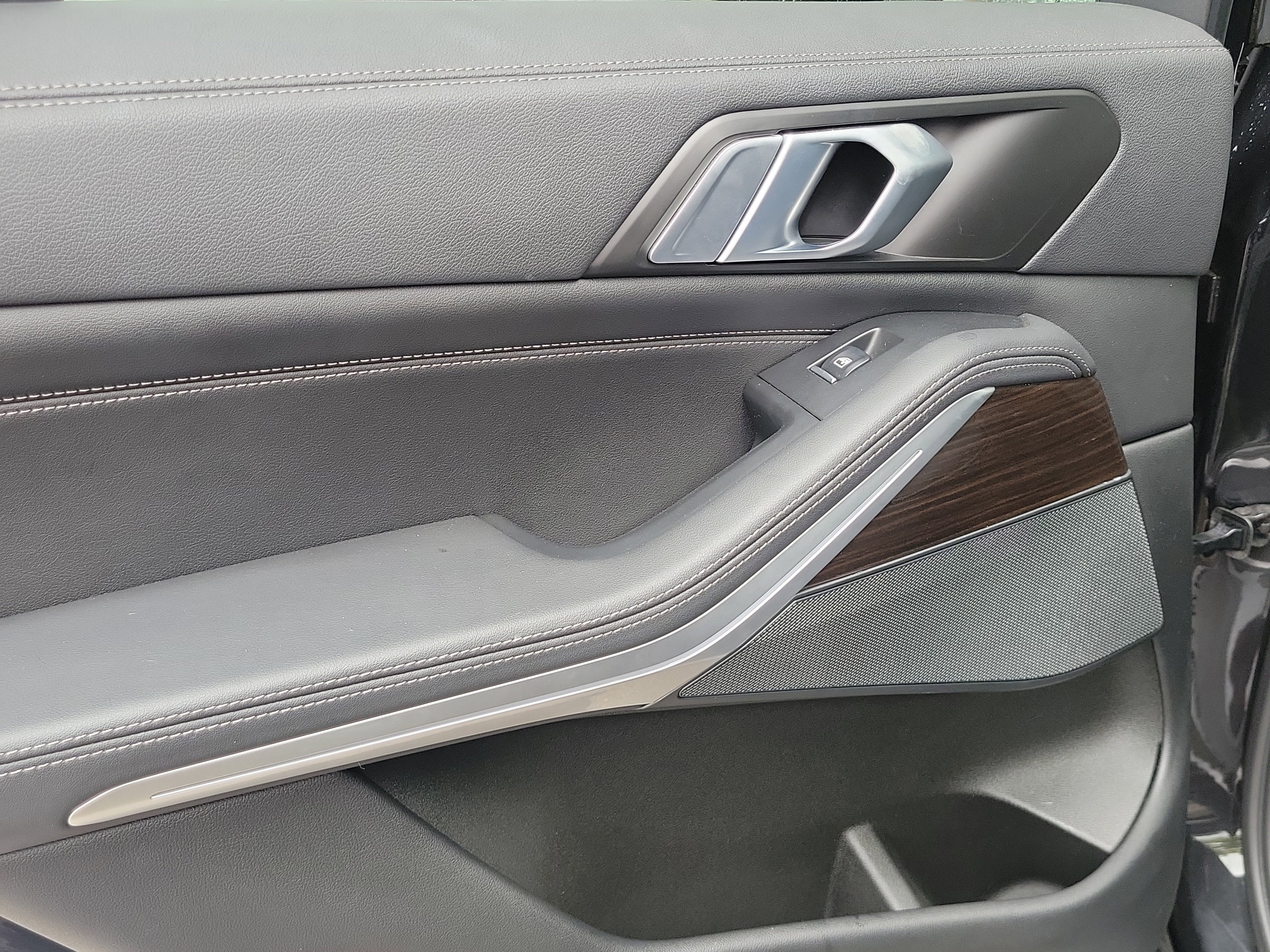 Used 2023 BMW X5 xDrive45e image 14