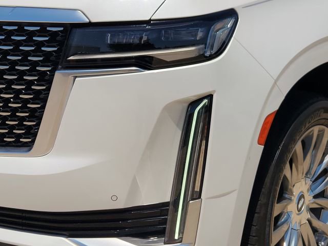 Used 2022 Cadillac Escalade Luxury w/ LPO, Illumination Package AWD/4WD image 9