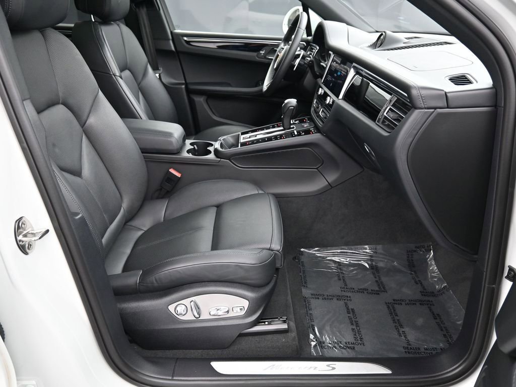 Certified 2023 Porsche Macan S AWD/4WD image 32