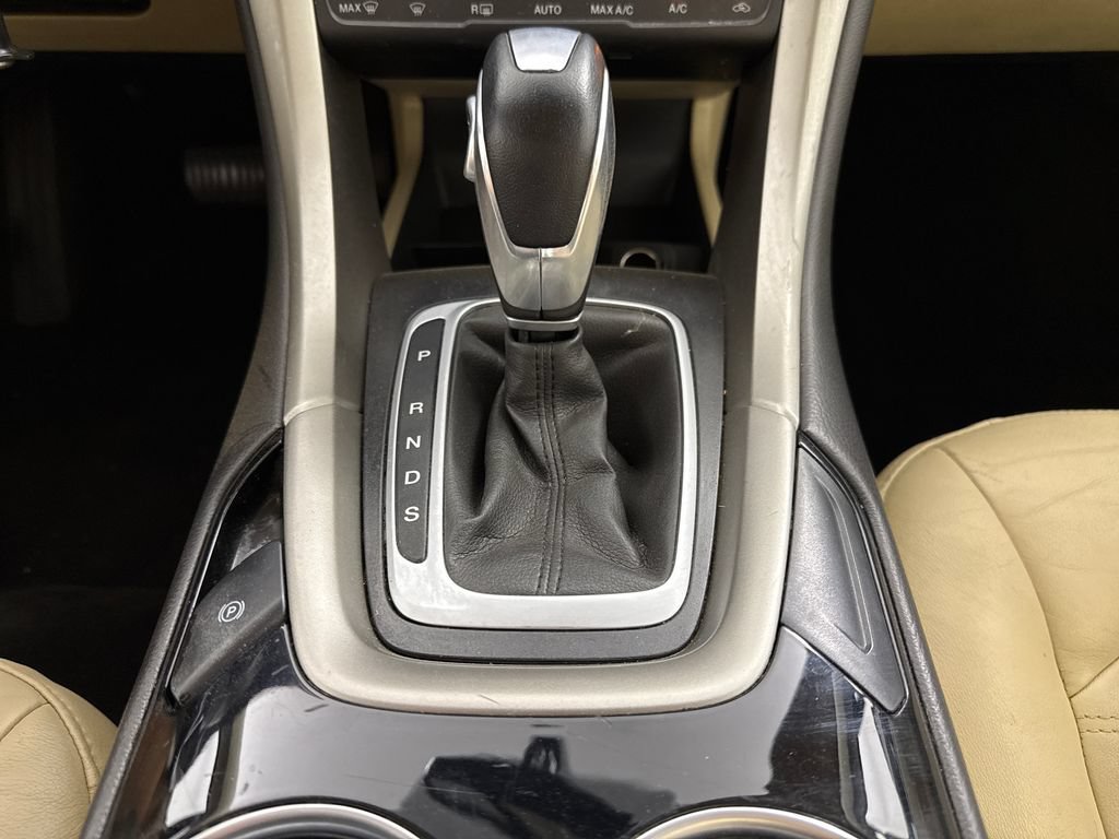 Used 2013 Ford Fusion SE FWD image 18