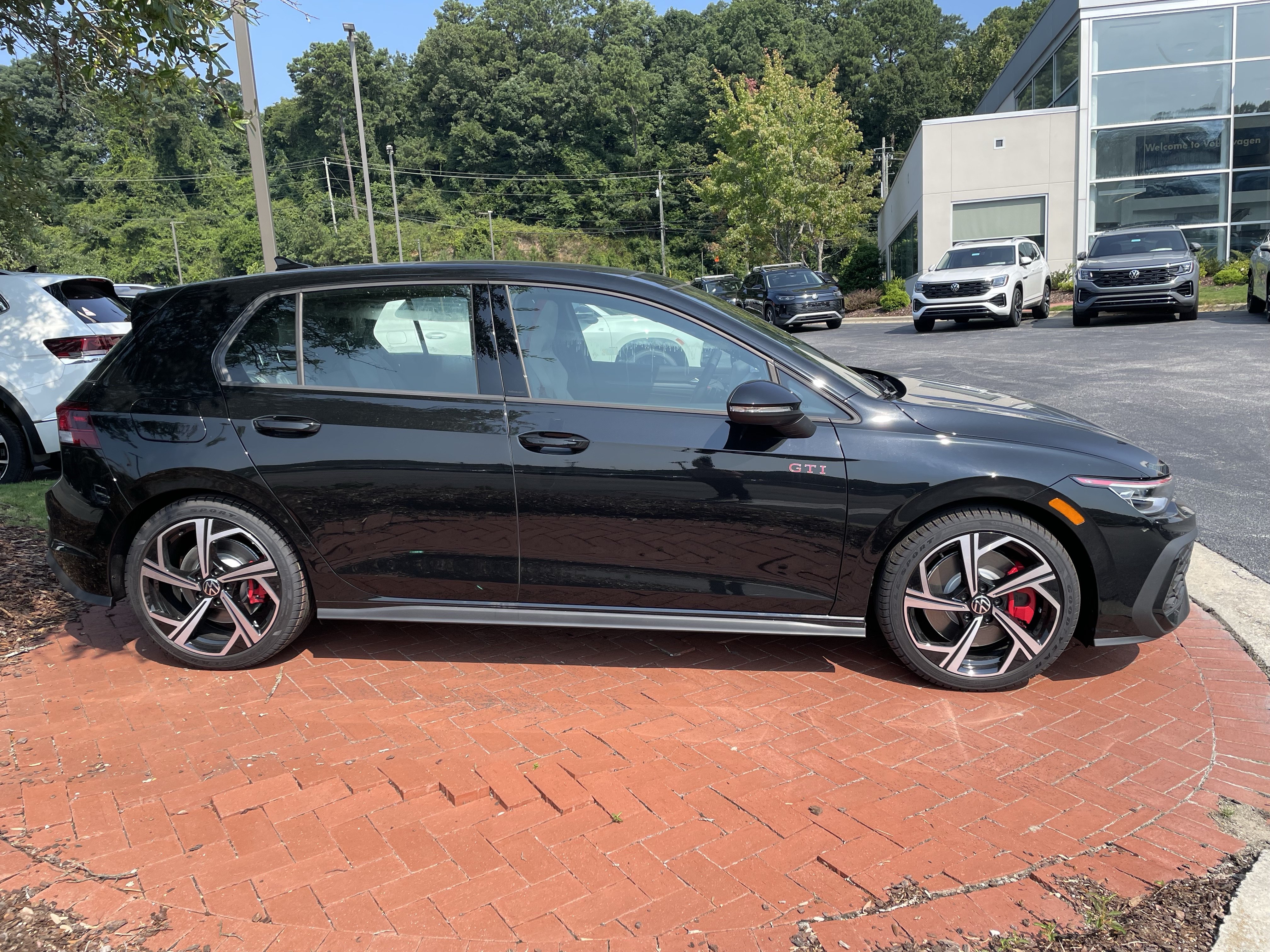 New 2026 Volkswagen GTI SE FWD image 4