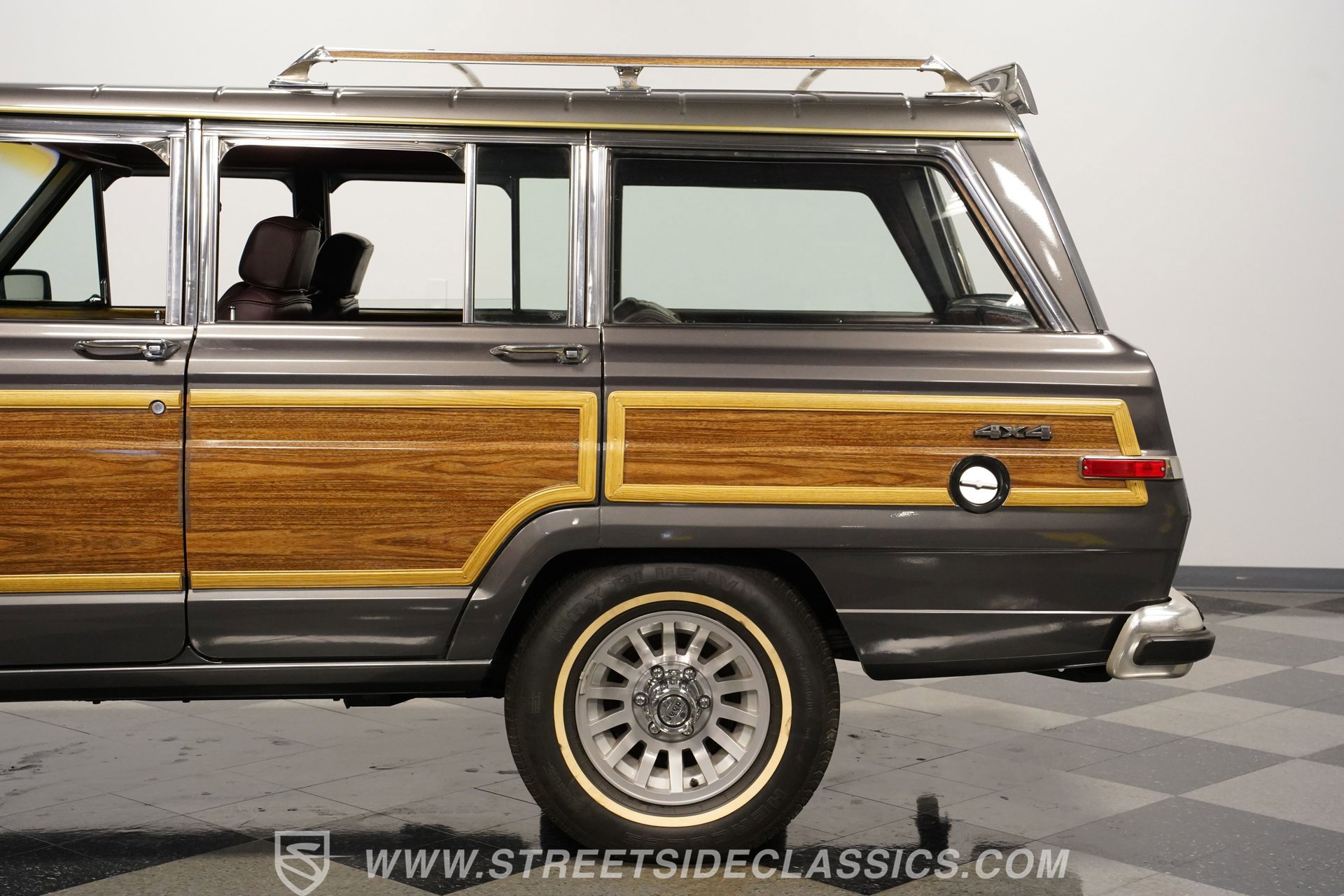 Used 1988 Jeep Grand Wagoneer image 24