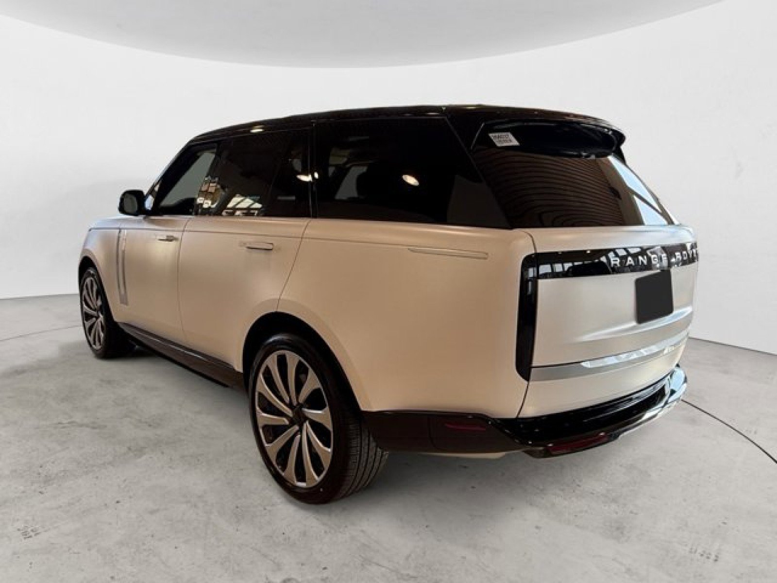 New 2026 Land Rover Range Rover Autobiography AWD/4WD image 6