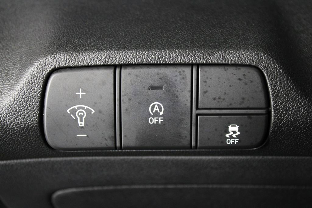 Certified 2026 Hyundai Elantra SE FWD image 24