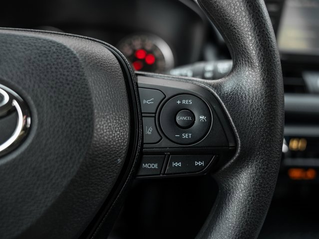 Used 2021 Toyota RAV4 XLE image 14