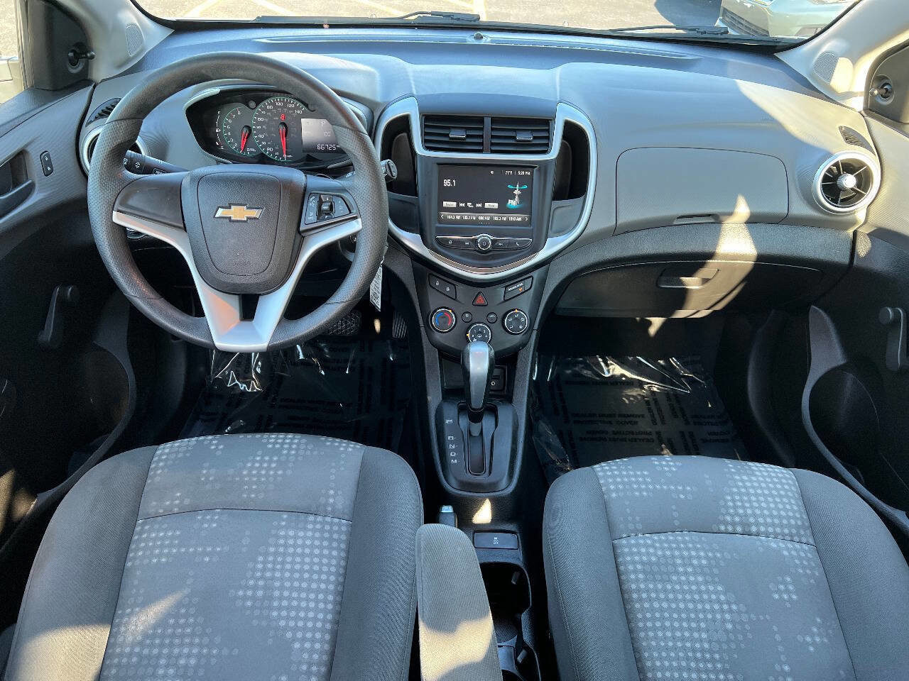 Used 2017 Chevrolet Sonic LT image 27