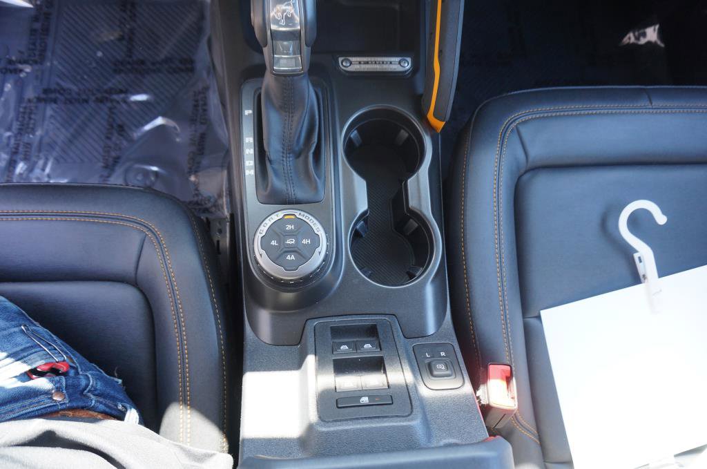Used 2023 Ford Bronco Badlands image 16