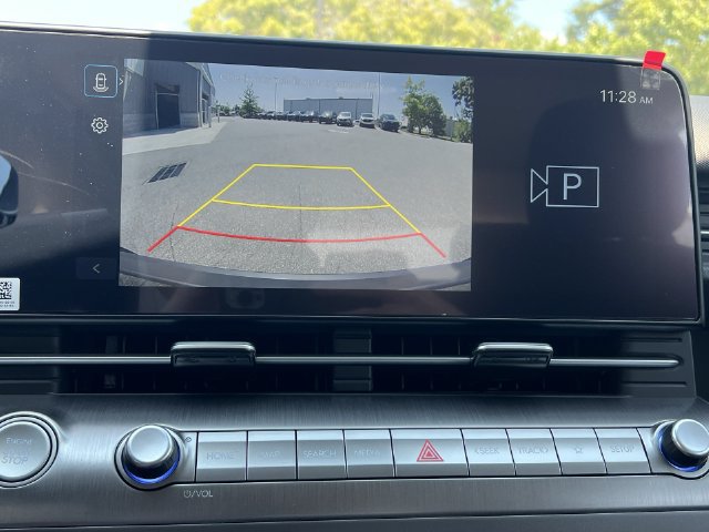 Used 2027 Hyundai Kona SE FWD image 14