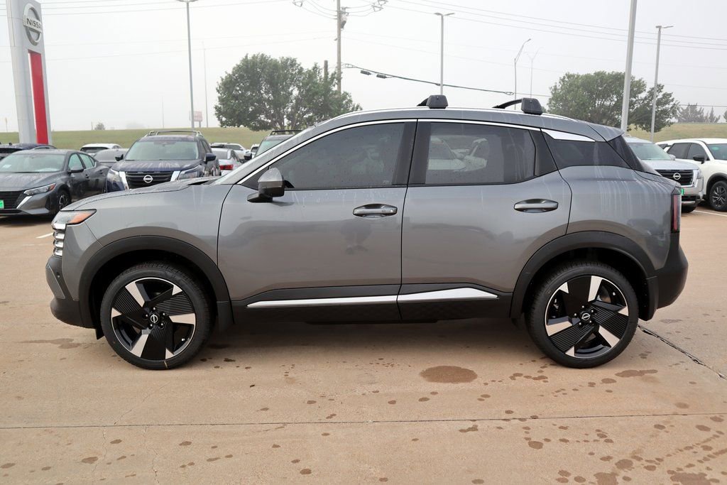 New 2025 Nissan Kicks SR FWD image 2