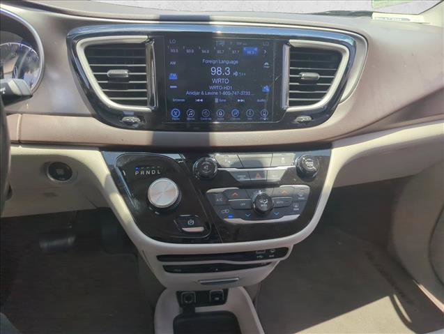 Used 2017 Chrysler Pacifica Touring-L Plus w/ Tire & Wheel Group image 20