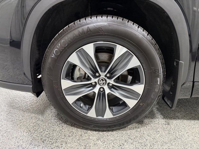 Used 2022 Toyota Highlander XLE image 31