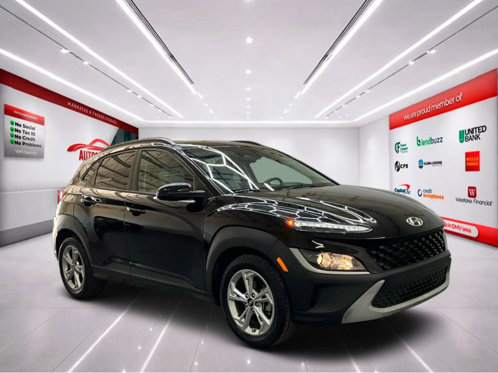Used 2023 Hyundai Kona SEL FWD image 2