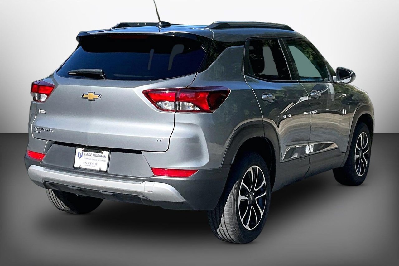 Used 2025 Chevrolet TrailBlazer LT AWD/4WD image 8