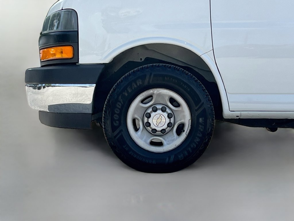 Used 2024 Chevrolet Express 2500 w/ Driver Convenience Package RWD image 25