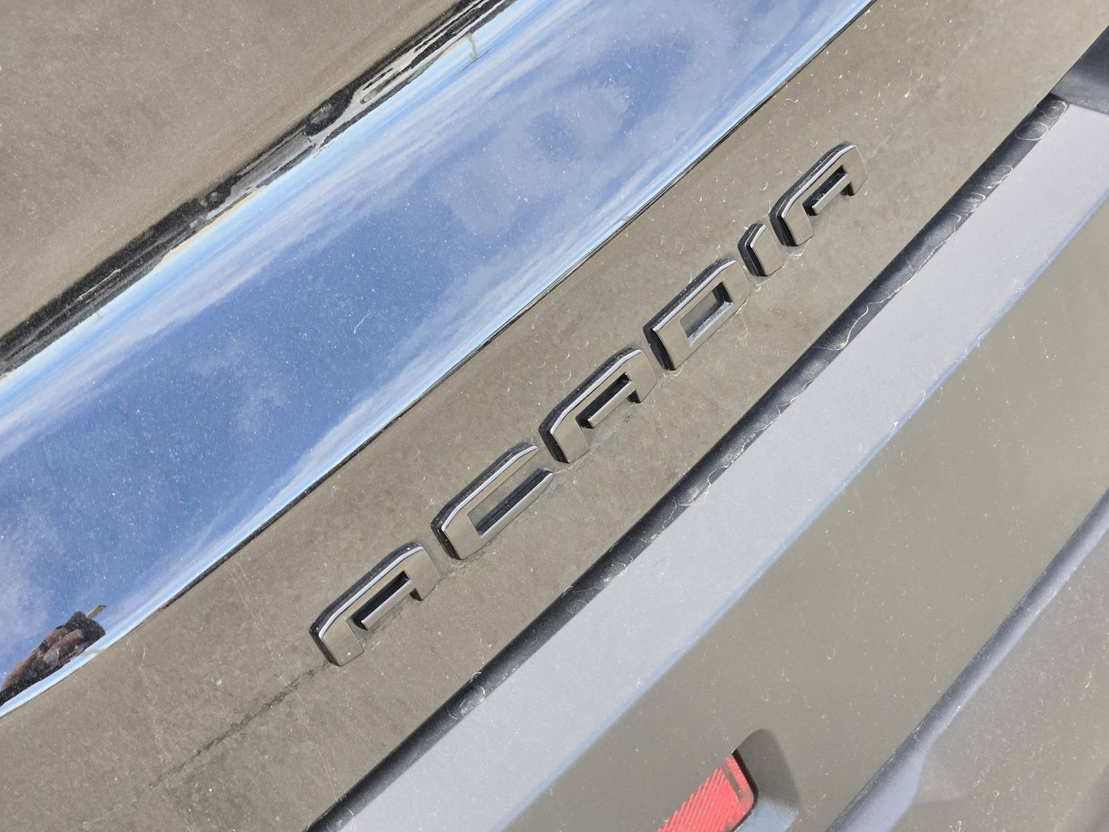 Used 2023 GMC Acadia SLE w/ Driver Convenience Package image 12