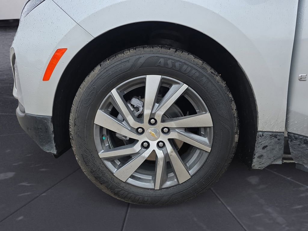 Used 2022 Chevrolet Equinox LT w/ LPO, Floor Liner Package image 14