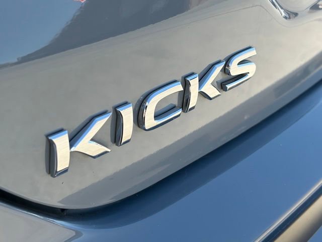 Used 2022 Nissan Kicks SR w/ Premium Package image 7