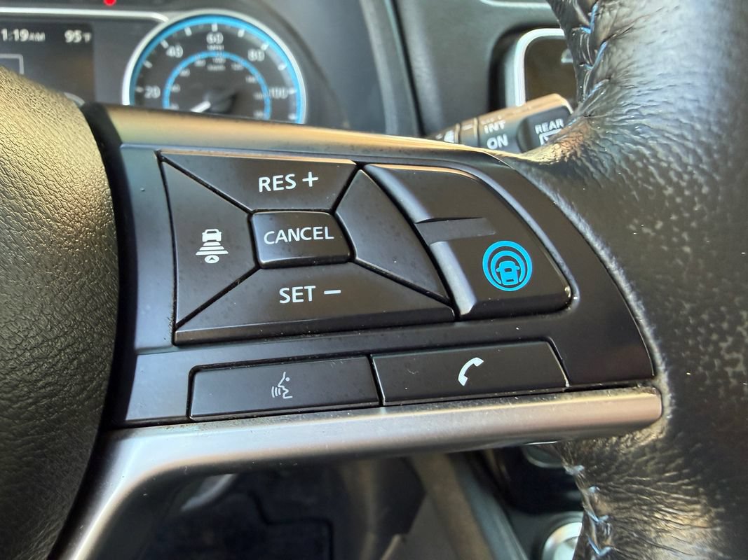 Used 2018 Nissan Leaf SL w/ SL Technology Package FWD image 26