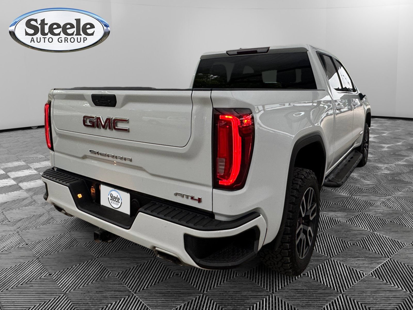 Used 2021 GMC Sierra 1500 AT4 AWD/4WD image 5