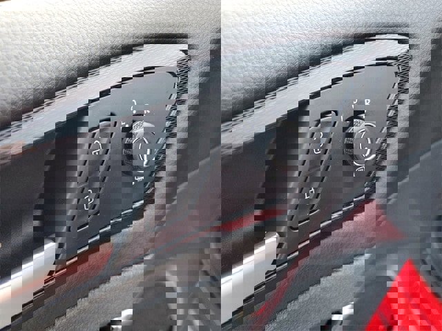 Used 2016 Volkswagen Golf S image 14