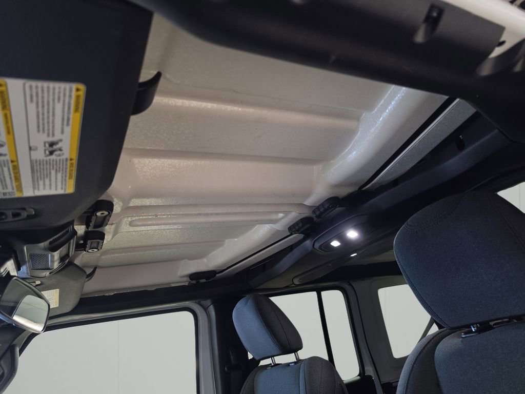 Used 2024 Jeep Wrangler Sport S image 9