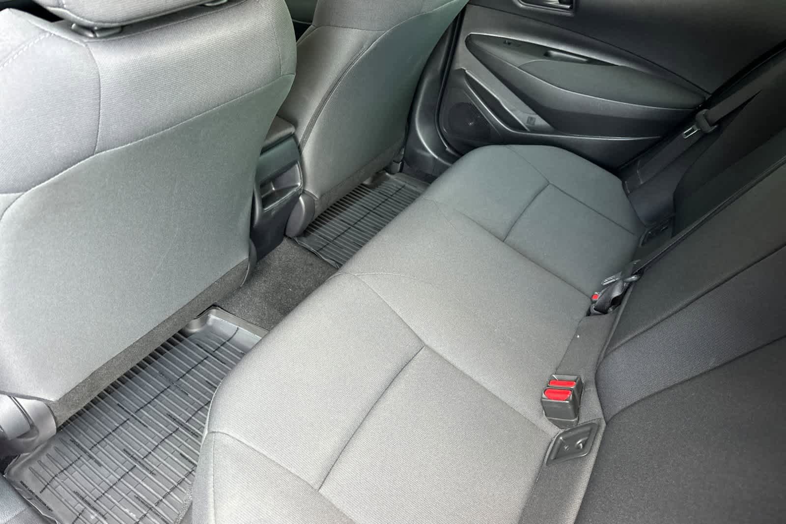 Used 2022 Toyota Corolla LE FWD image 4