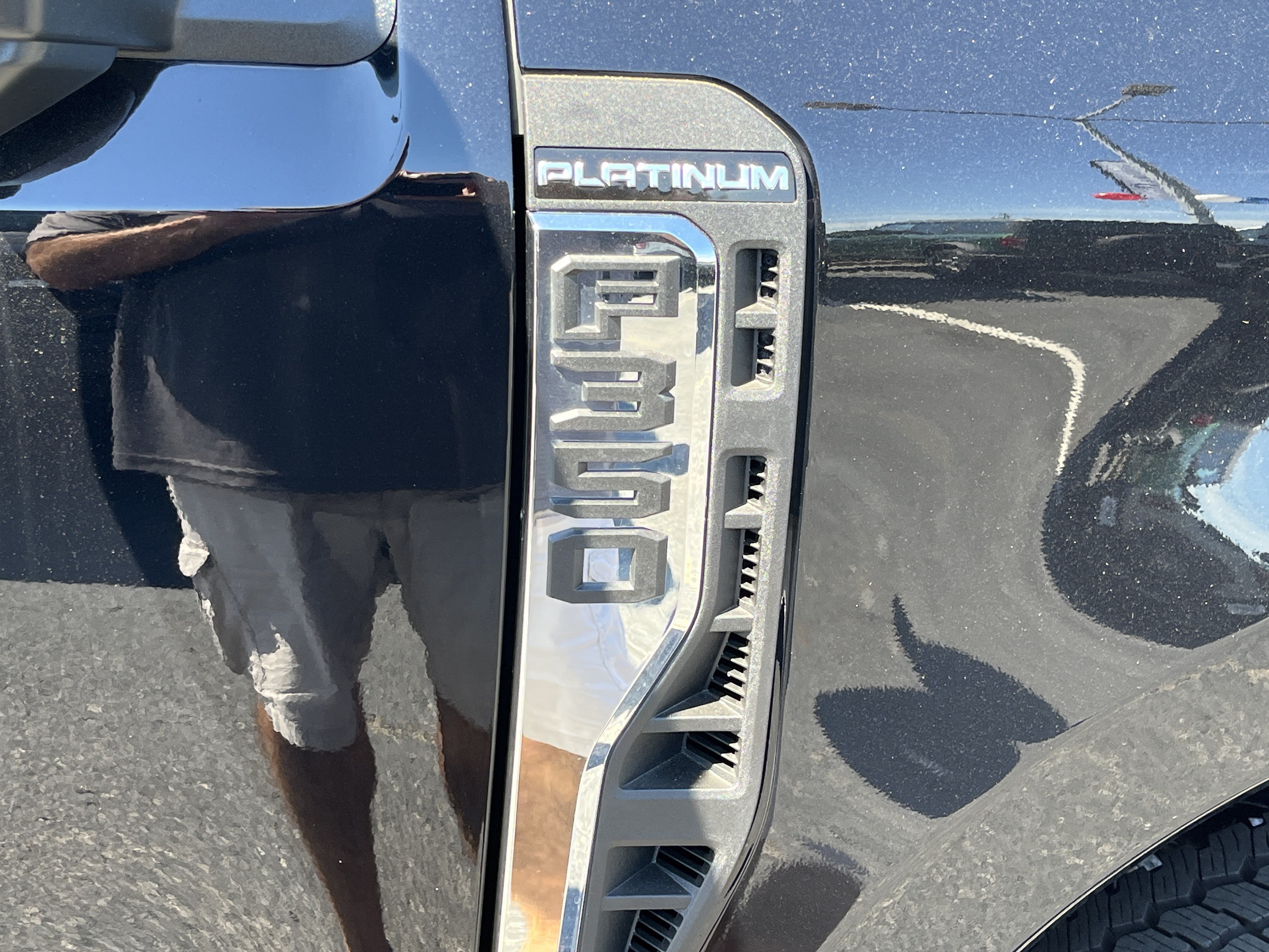 New 2026 Ford F350 Platinum w/ Platinum Plus Package AWD/4WD image 9