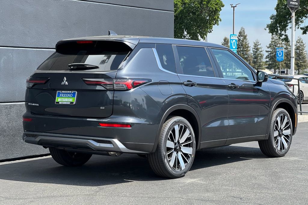 New 2026 Mitsubishi Outlander SE FWD image 5