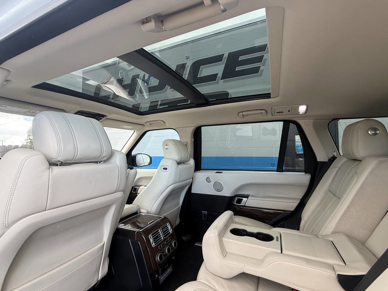 Used 2017 Land Rover Range Rover Long Wheelbase Supercharged image 15