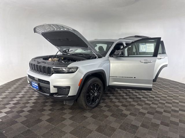Used 2024 Jeep Grand Cherokee L Laredo image 13