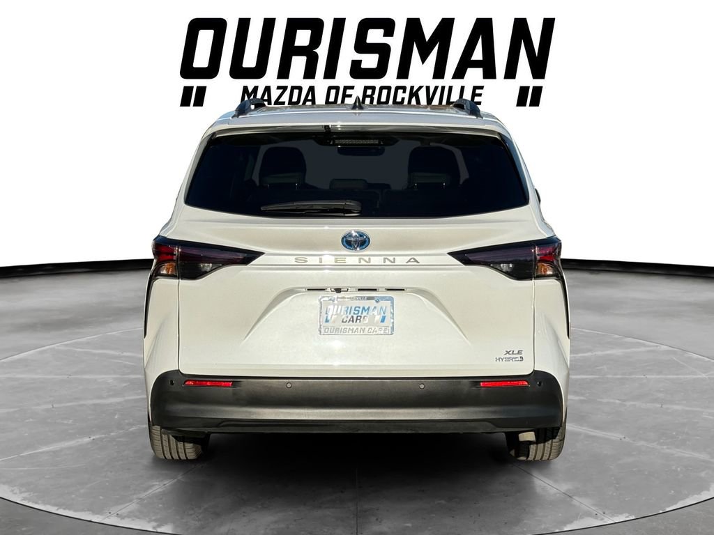 Used 2023 Toyota Sienna XLE w/ XLE Plus Package image 5