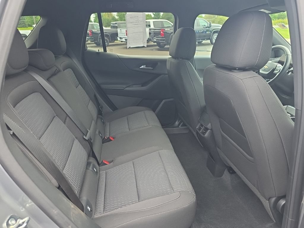 Used 2026 Chevrolet Equinox LT AWD/4WD image 23