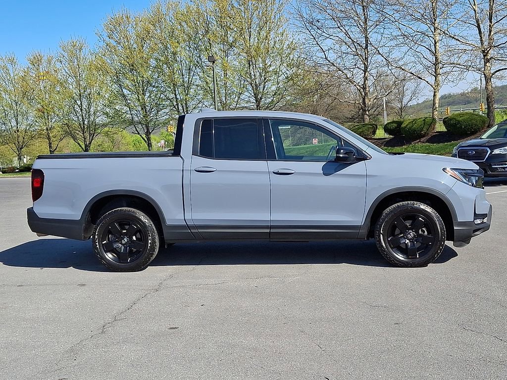 Used 2025 Honda Ridgeline Black Edition image 10