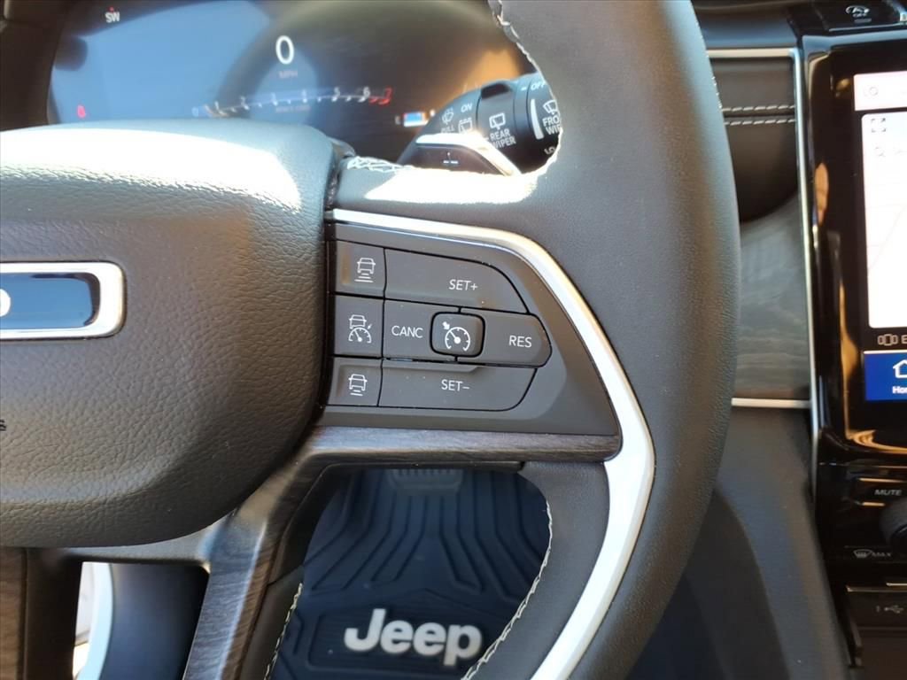Used 2023 Jeep Grand Cherokee Limited w/ Luxury Tech Group II image 55