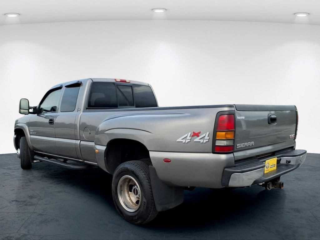 Used 2007 GMC Sierra 3500 SLT w/ Heavy-Duty Power Package AWD/4WD image 9