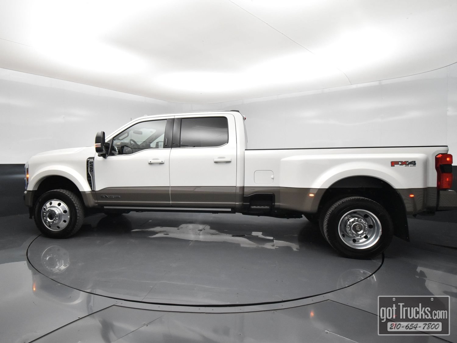 Used 2026 Ford F450 King Ranch w/ FX4 Off-Road Package AWD/4WD image 3