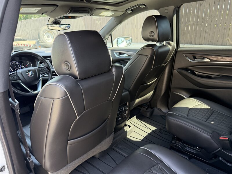 Used 2022 Buick Enclave Avenir w/ Avenir Technology Package AWD/4WD image 26