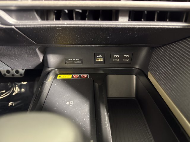 Certified 2025 Toyota Camry SE w/ Multimedia Upgrade Package AWD/4WD image 35