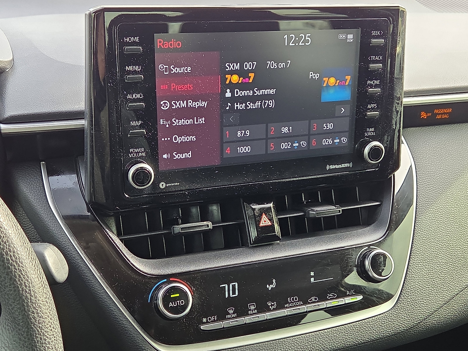 Used 2022 Toyota Corolla LE image 16