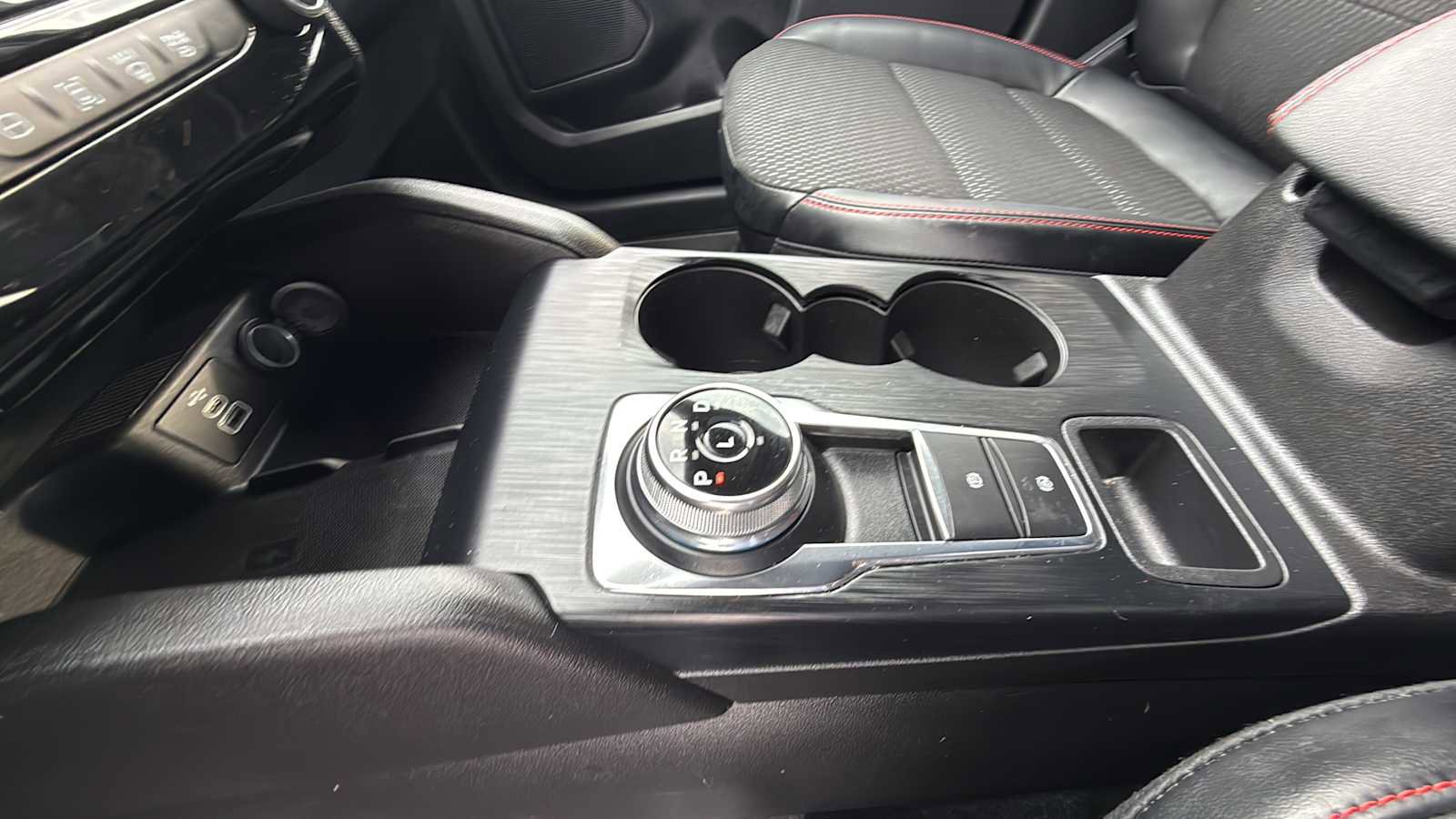 Used 2025 Ford Escape ST-Line Elite w/ Class II Trailer Tow Package image 27