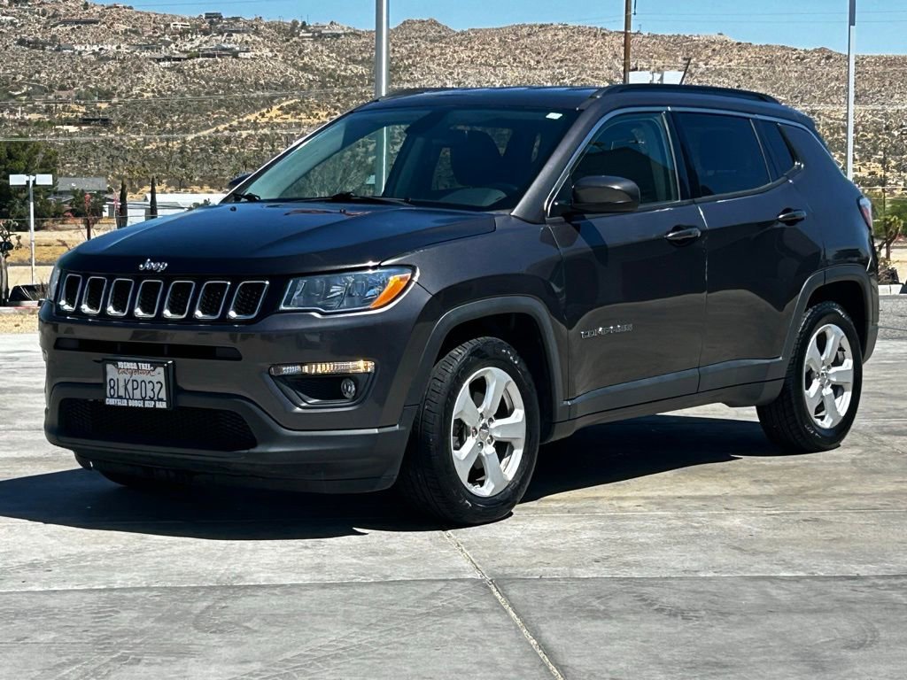 Used 2019 Jeep Compass Latitude w/ Popular Equipment Group FWD image 3