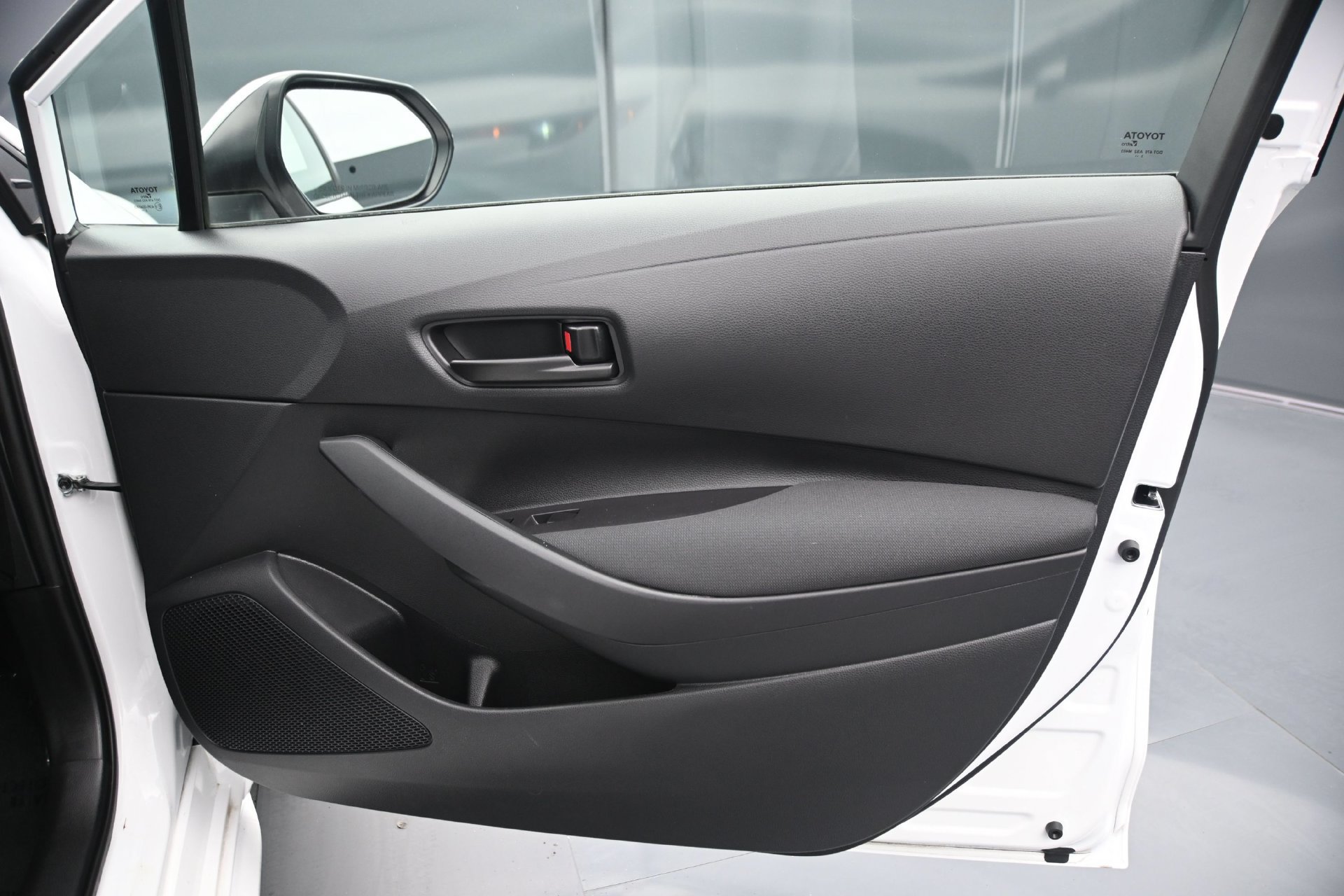 Used 2024 Toyota Corolla LE FWD image 12