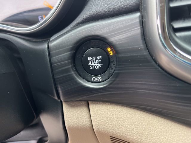 Used 2021 Jeep Grand Cherokee Laredo image 22