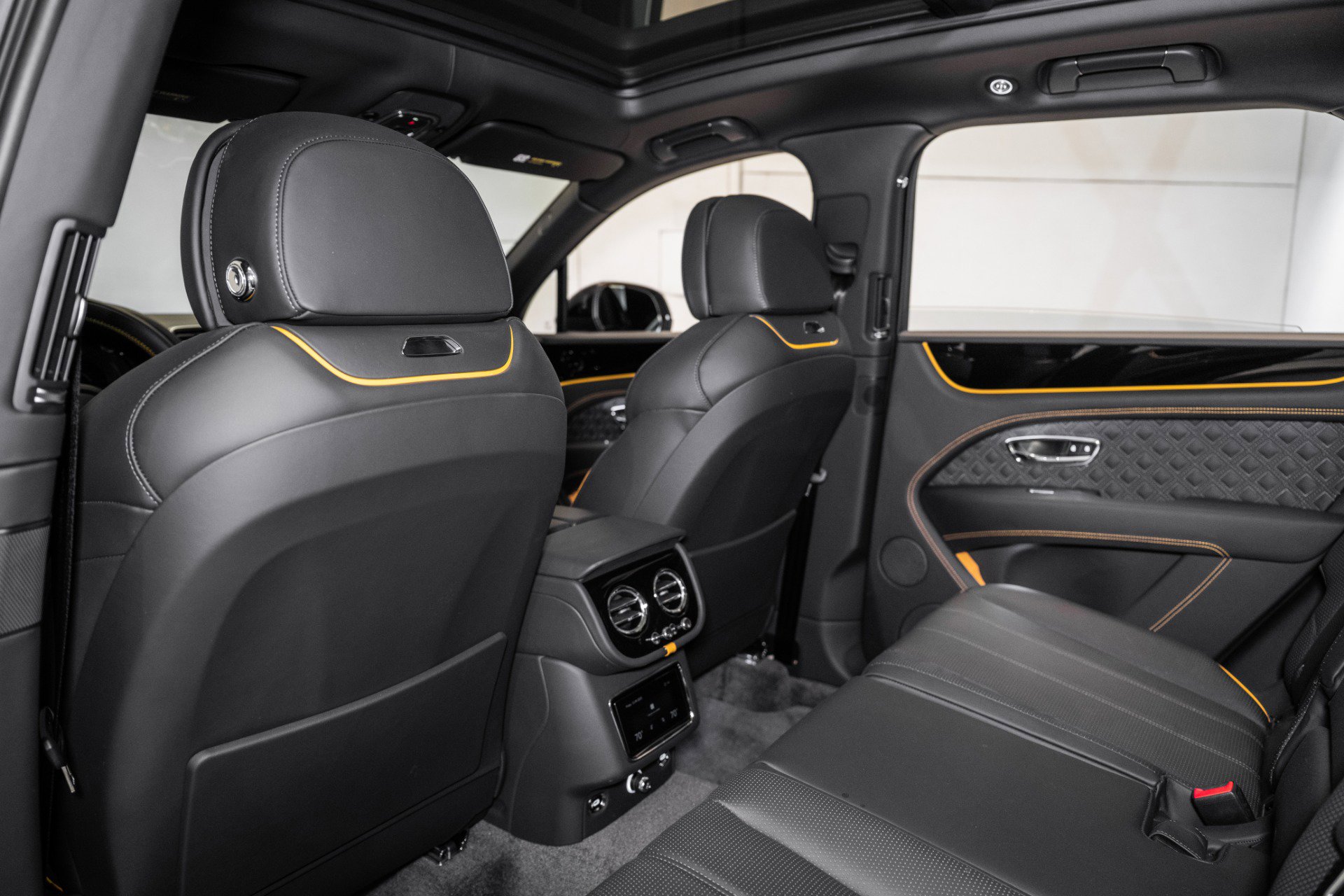 Certified 2024 Bentley Bentayga image 21
