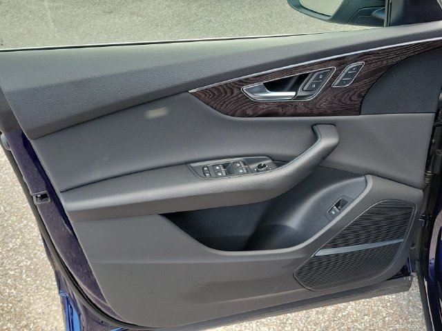 Used 2021 Audi Q8 Premium Plus AWD/4WD image 19