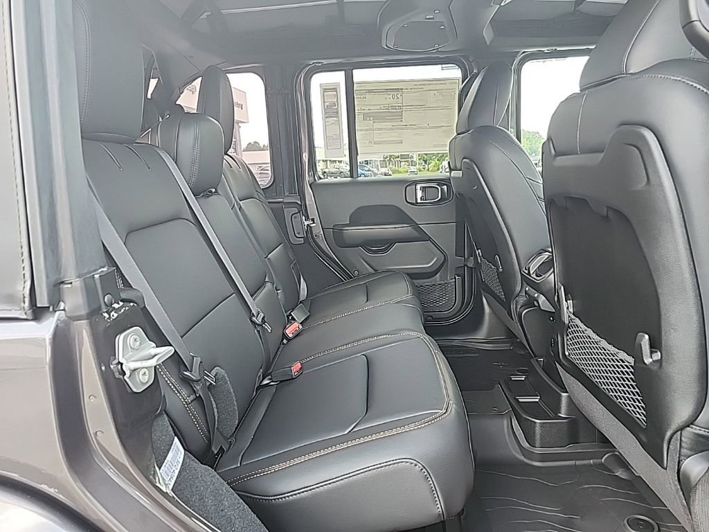 New 2025 Jeep Wrangler Unlimited Sahara AWD/4WD image 13