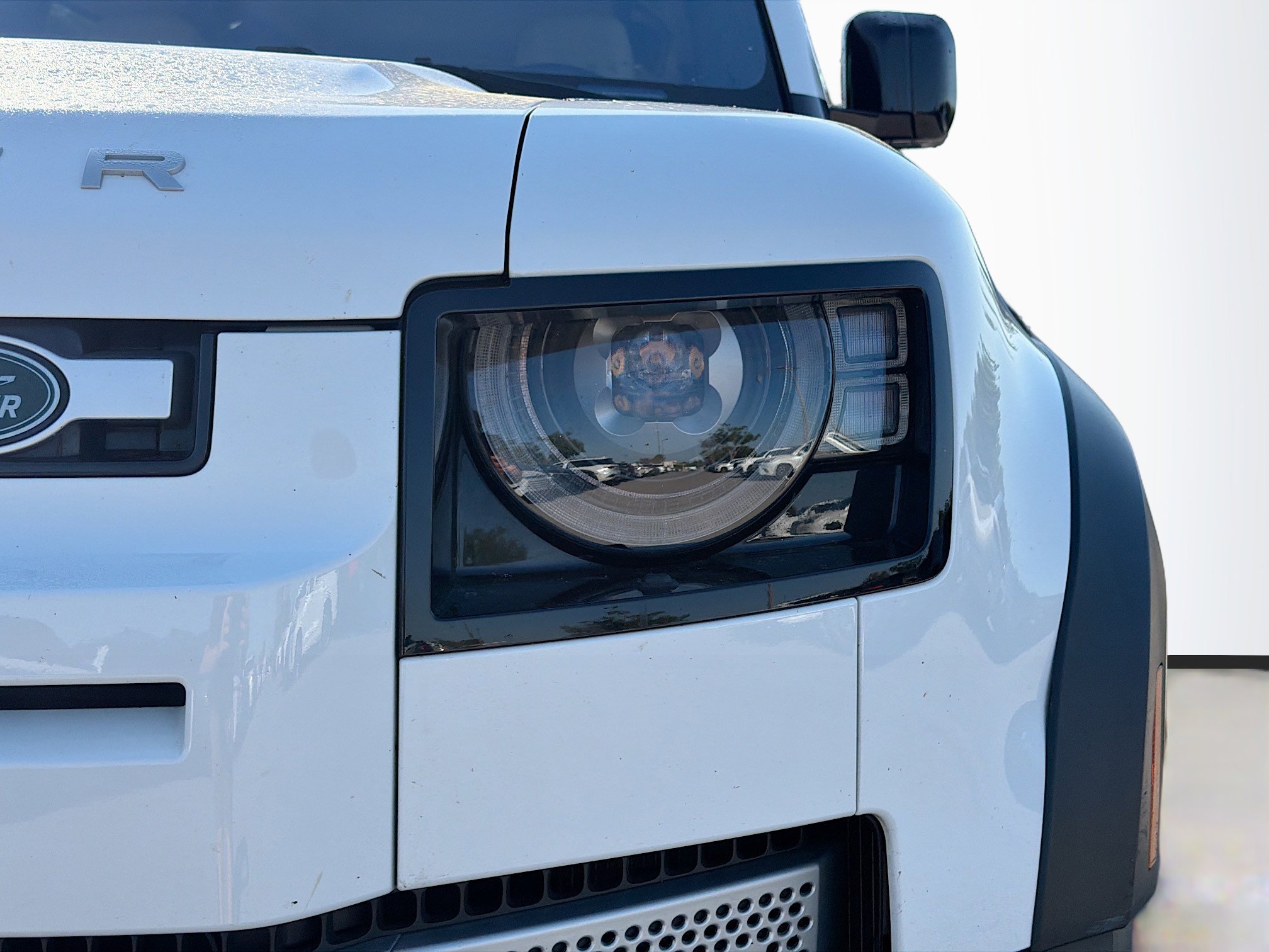 Used 2022 Land Rover Defender 110 SE image 9