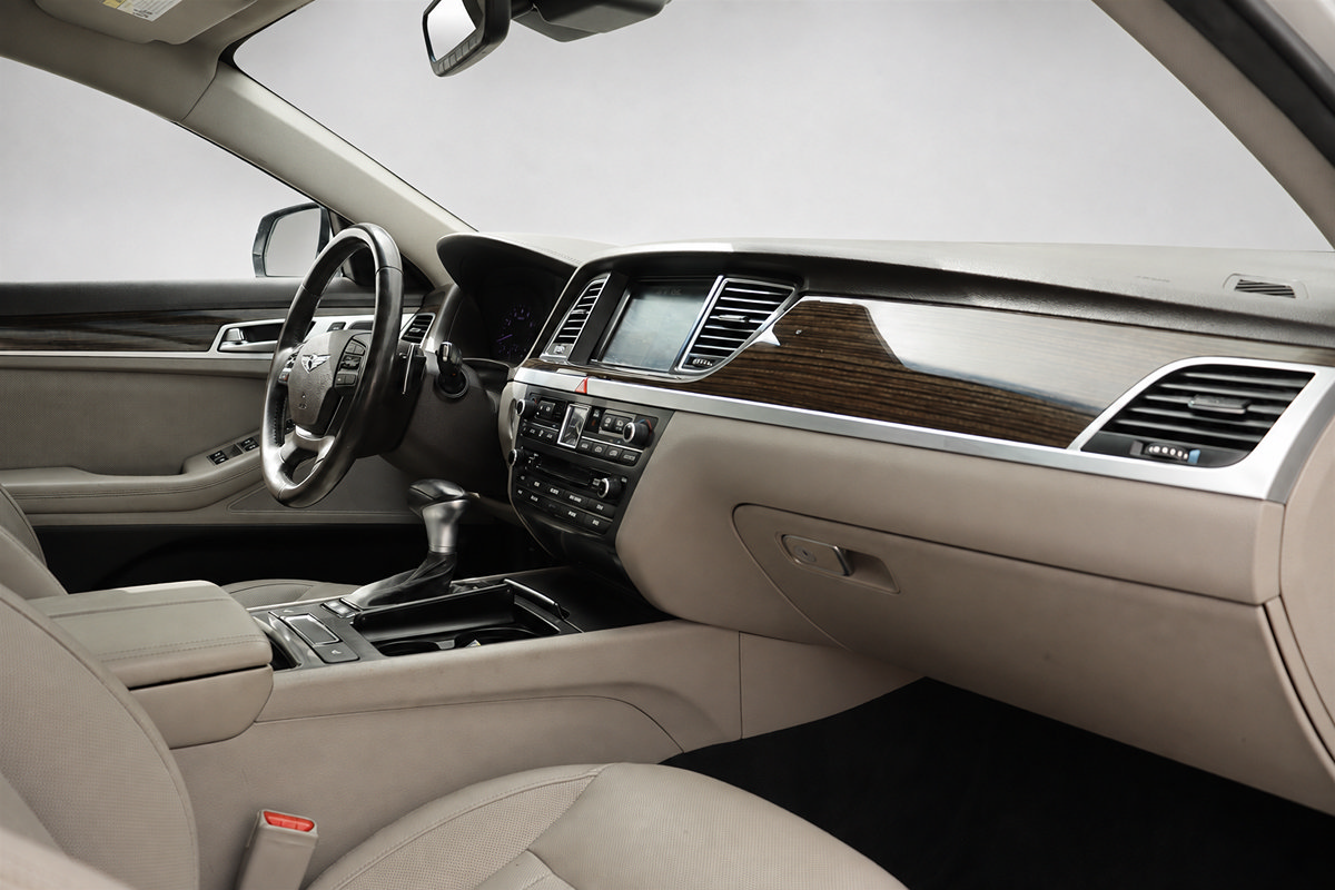 Used 2018 Genesis G80 3.8 RWD image 22